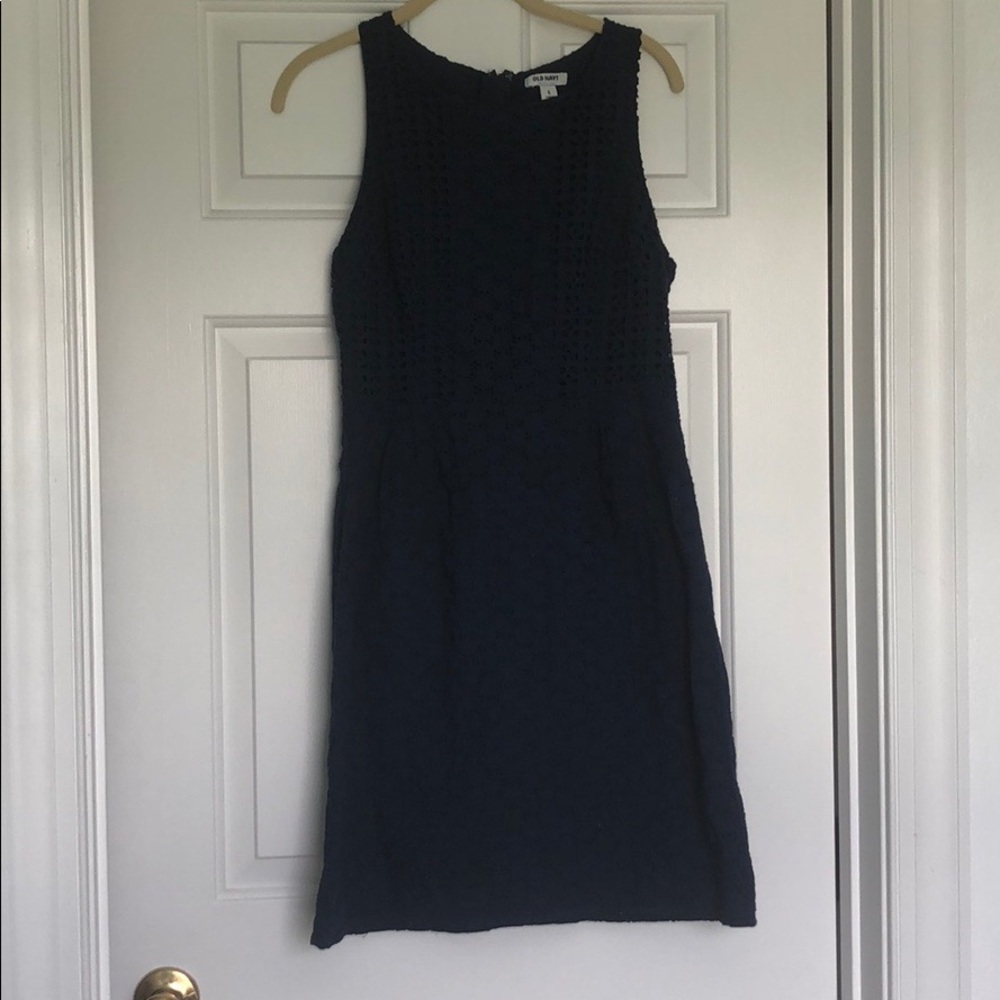 Size 6 Old Navy dress!! Lightly worn!!